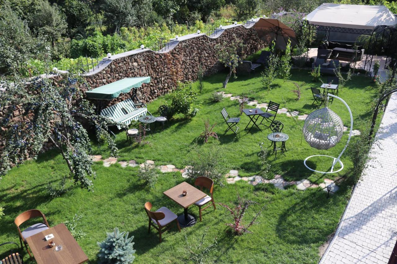 Redroof Country House Hotel Goris Exterior foto