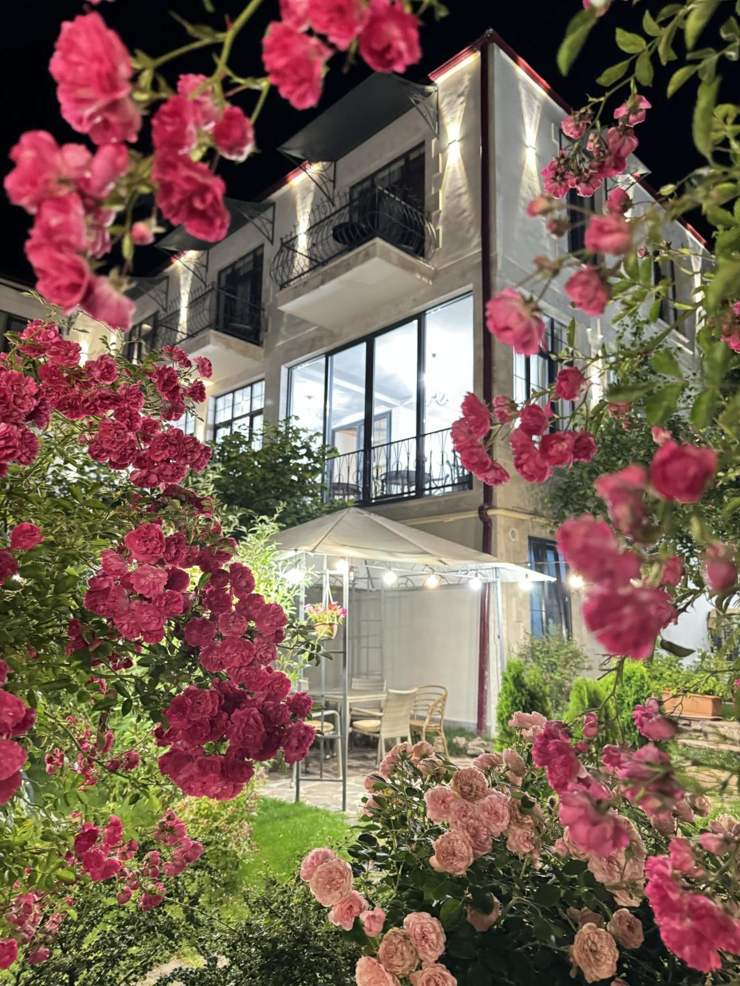 Redroof Country House Hotel Goris Exterior foto