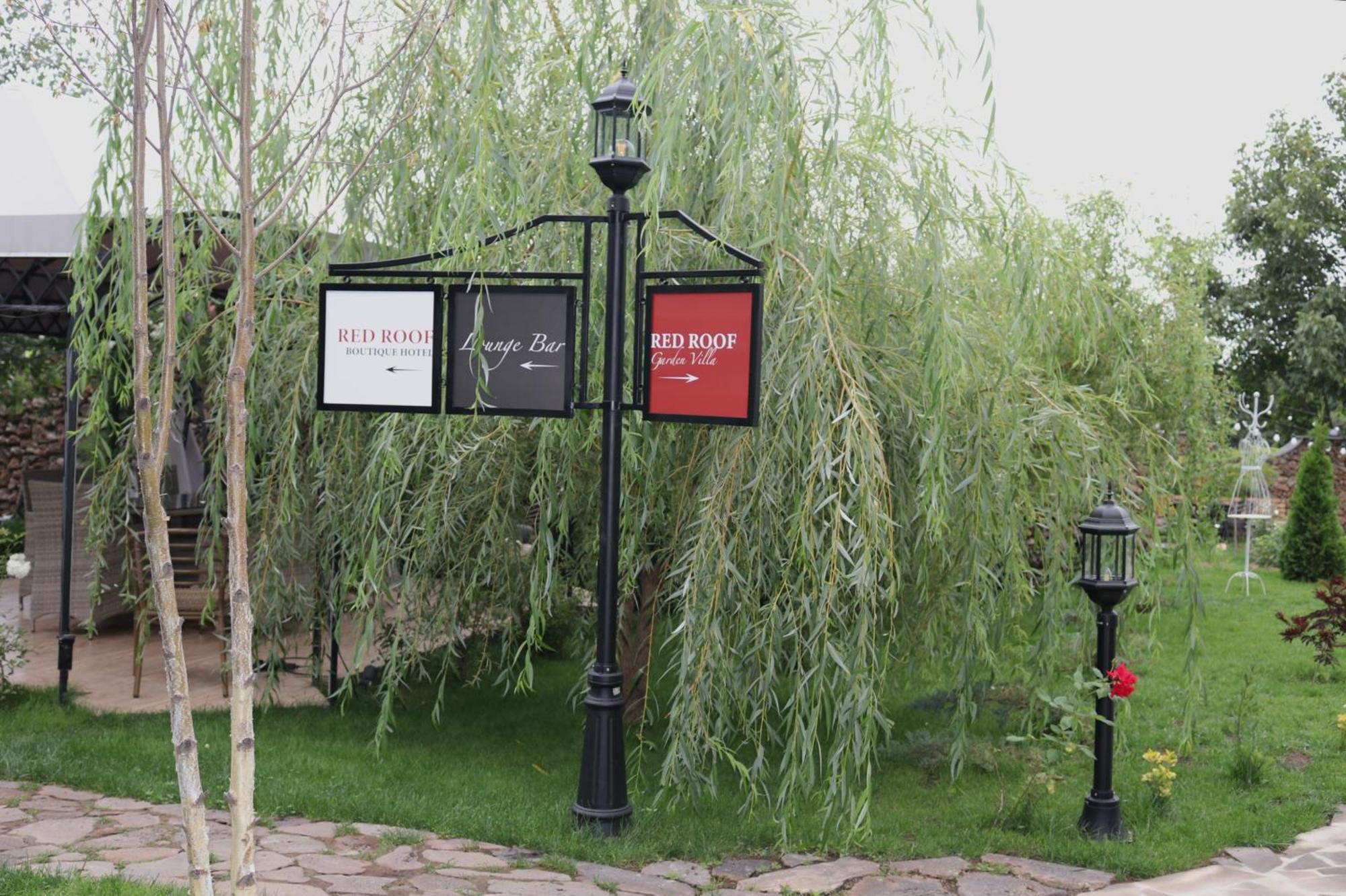 Redroof Country House Hotel Goris Exterior foto