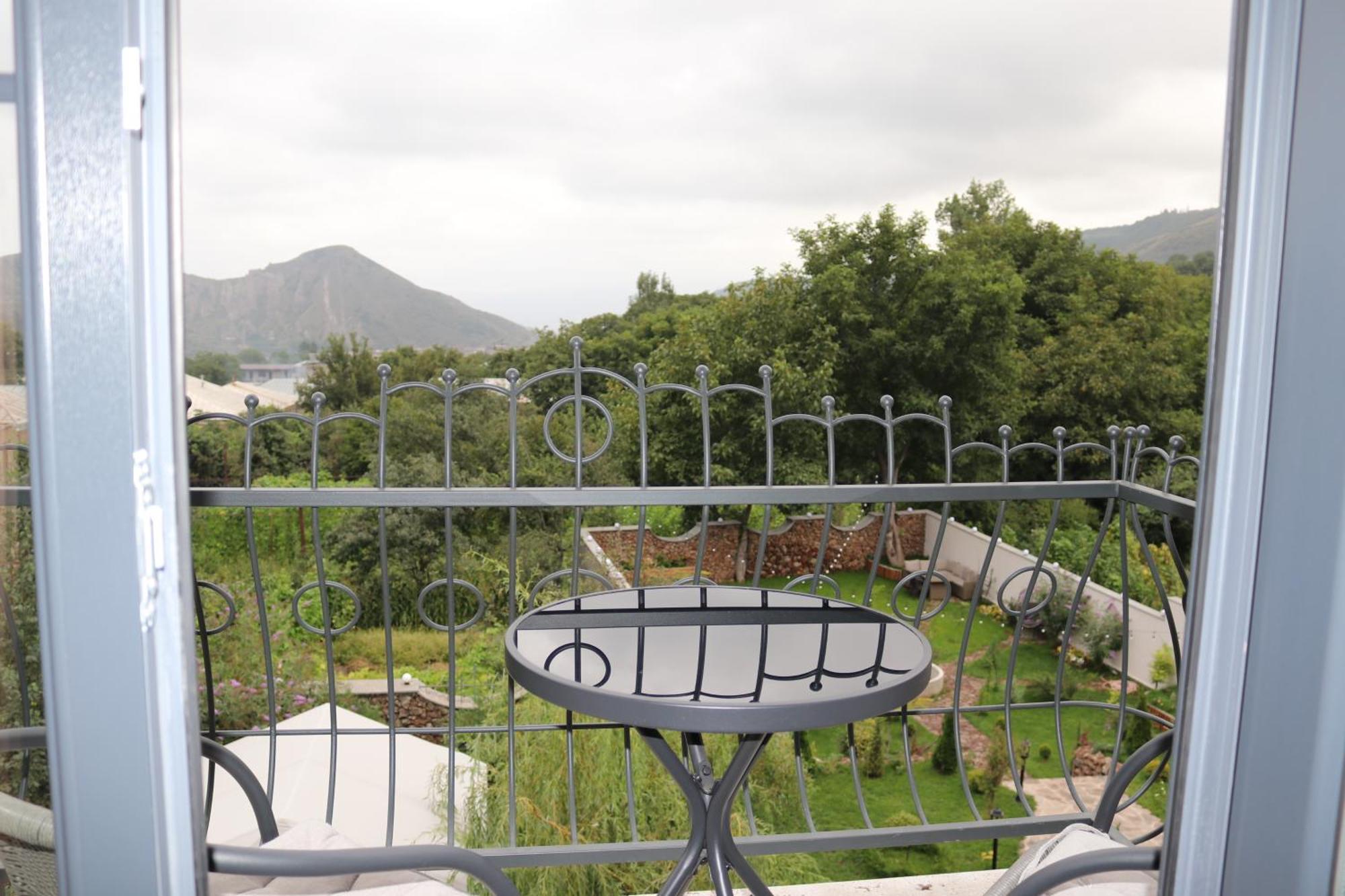 Redroof Country House Hotel Goris Exterior foto